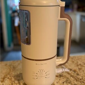 Mrs. Smith Multifunctional Juicer, Congee Soy Bean Milk Maker Self Clean 1000ml